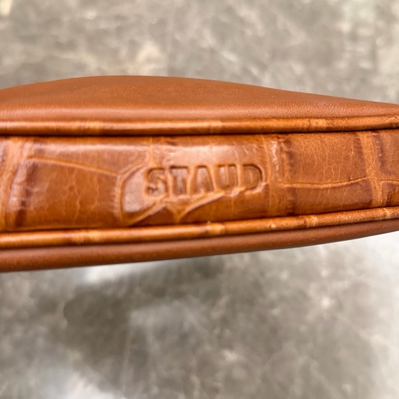 Women’s Brown Leather Shoulder Bag - Picture 4 of 11